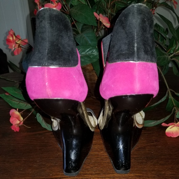 Trendy tri-color heels! - Picture 2 of 5